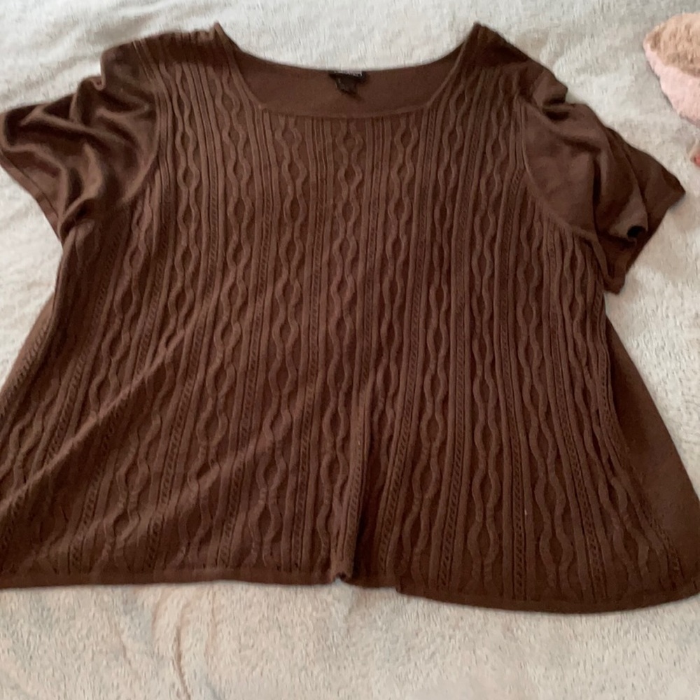 Maggie Barnes 4x top knit details on front brown